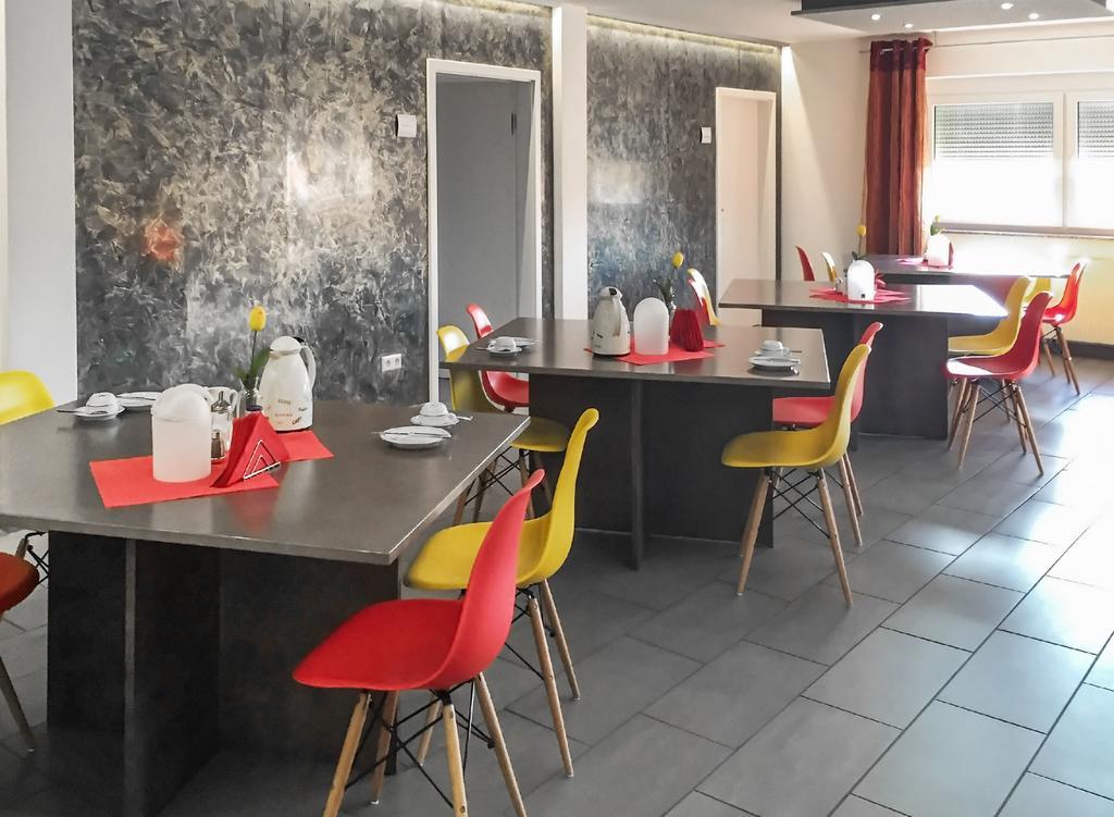 InWest Hotel Garni Crailsheim Buitenkant foto
